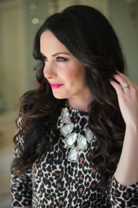 kendra-scott-harlow-necklace-mother-of-pearl