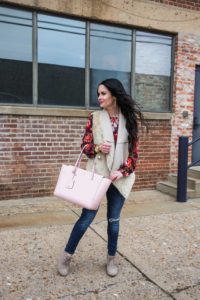 loft-thanksgiving-outfit-ideas-floral-faux-fur-vest-tory-burch-totes