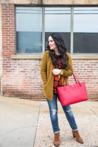 loft-thanksgiving-outfit-ideas-floral-faux-fur-vest-tory-burch-totes