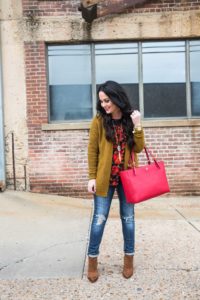 loft-thanksgiving-outfit-ideas-floral-faux-fur-vest-tory-burch-totes