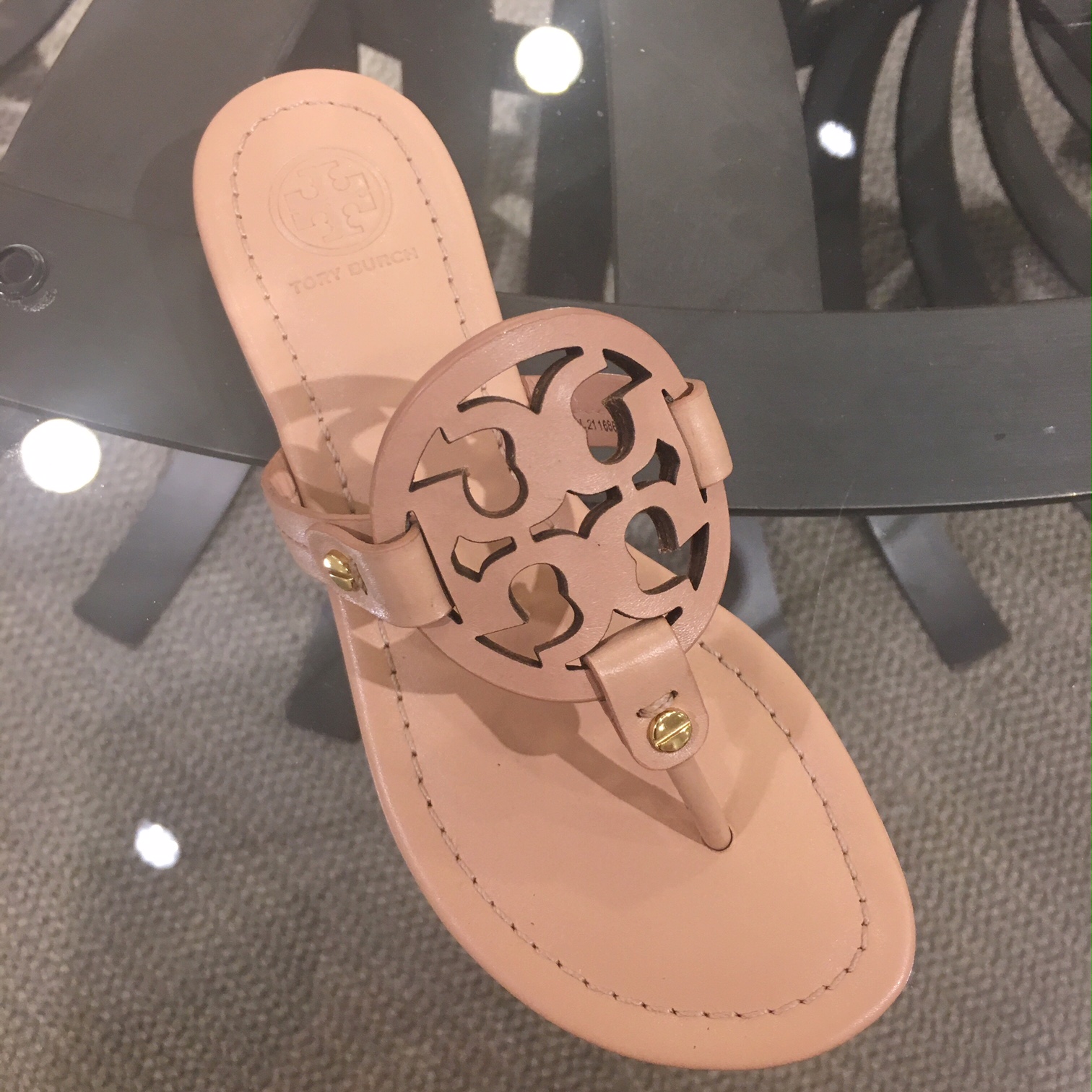 light makeup tory burch sandals