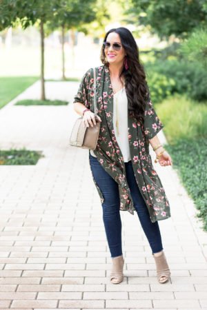 fall-style-at-nordstrom-kimonos-denim-booties-kendra-scott