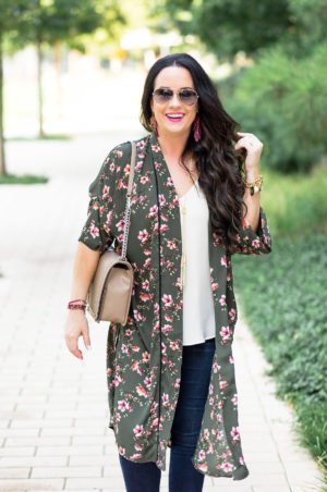 fall-style-at-nordstrom-kimonos-denim-booties-kendra-scott