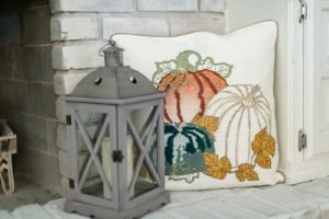 fall-home-decor-ideas-velvet-pumpkins-nuetral-colors