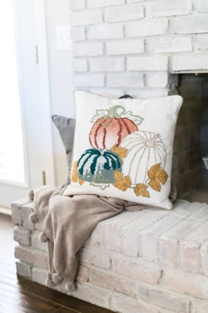 fall-home-decor-ideas-velvet-pumpkins-nuetral-colors