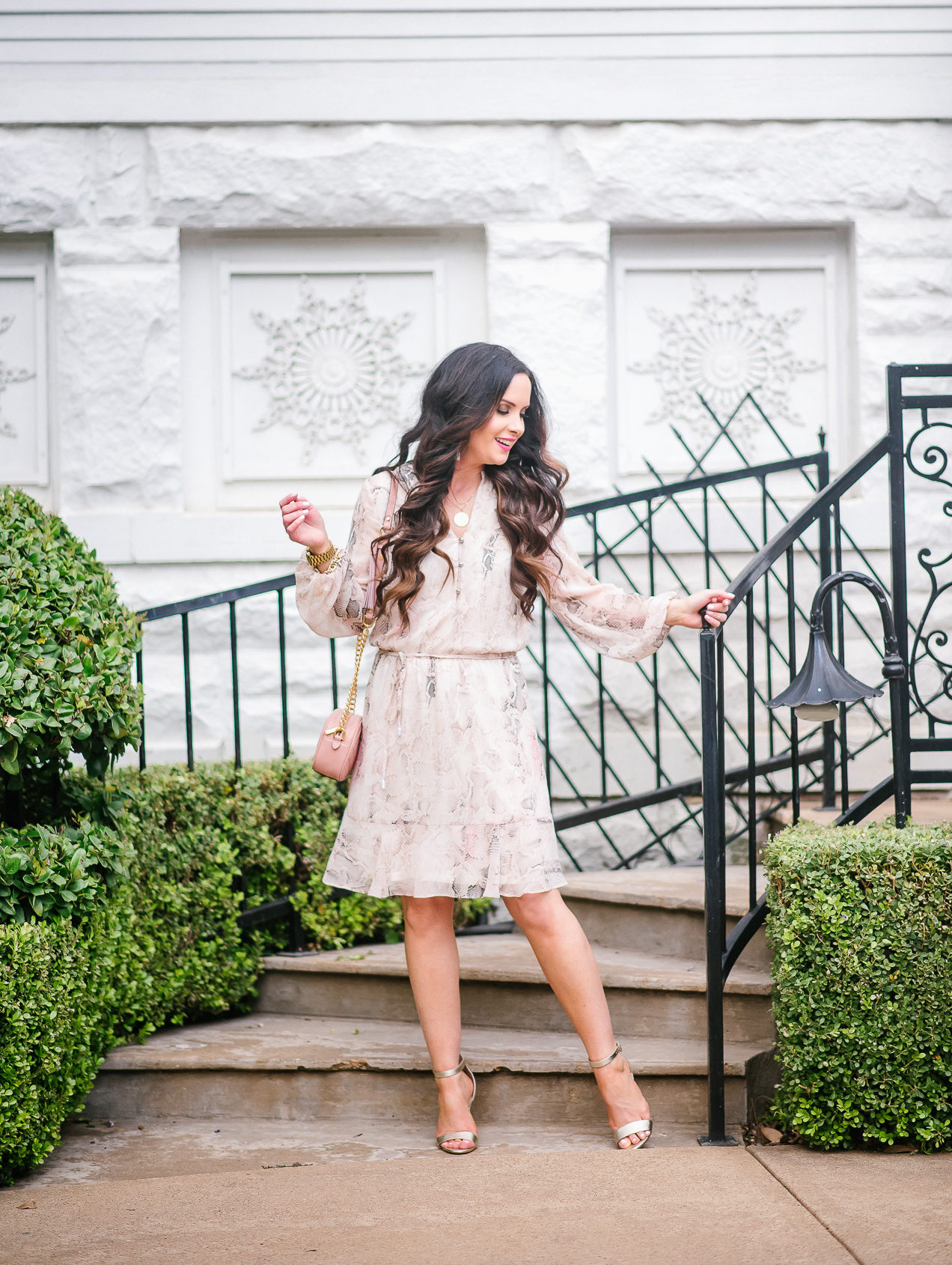 spring-new-arrivals-white-house-black-market-floral-dresses