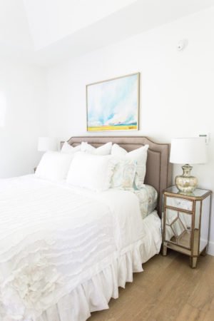 master-bedroom-chic-feminine-all-white-decor-ideas