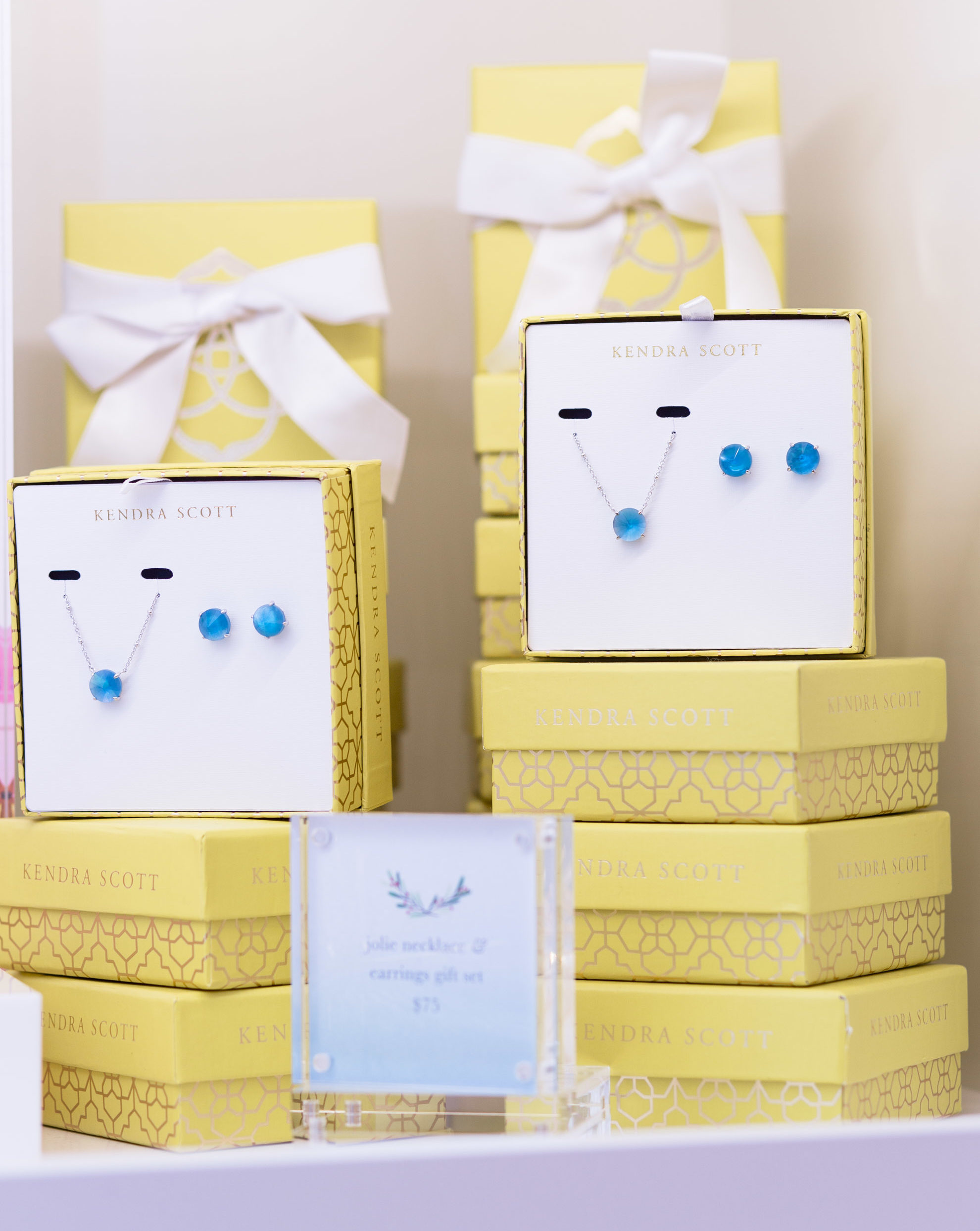 kendra-scott-holiday-gift-ideas-promo