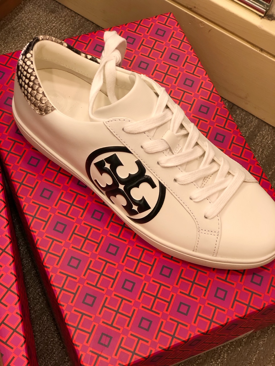 tory burch tennis shoes