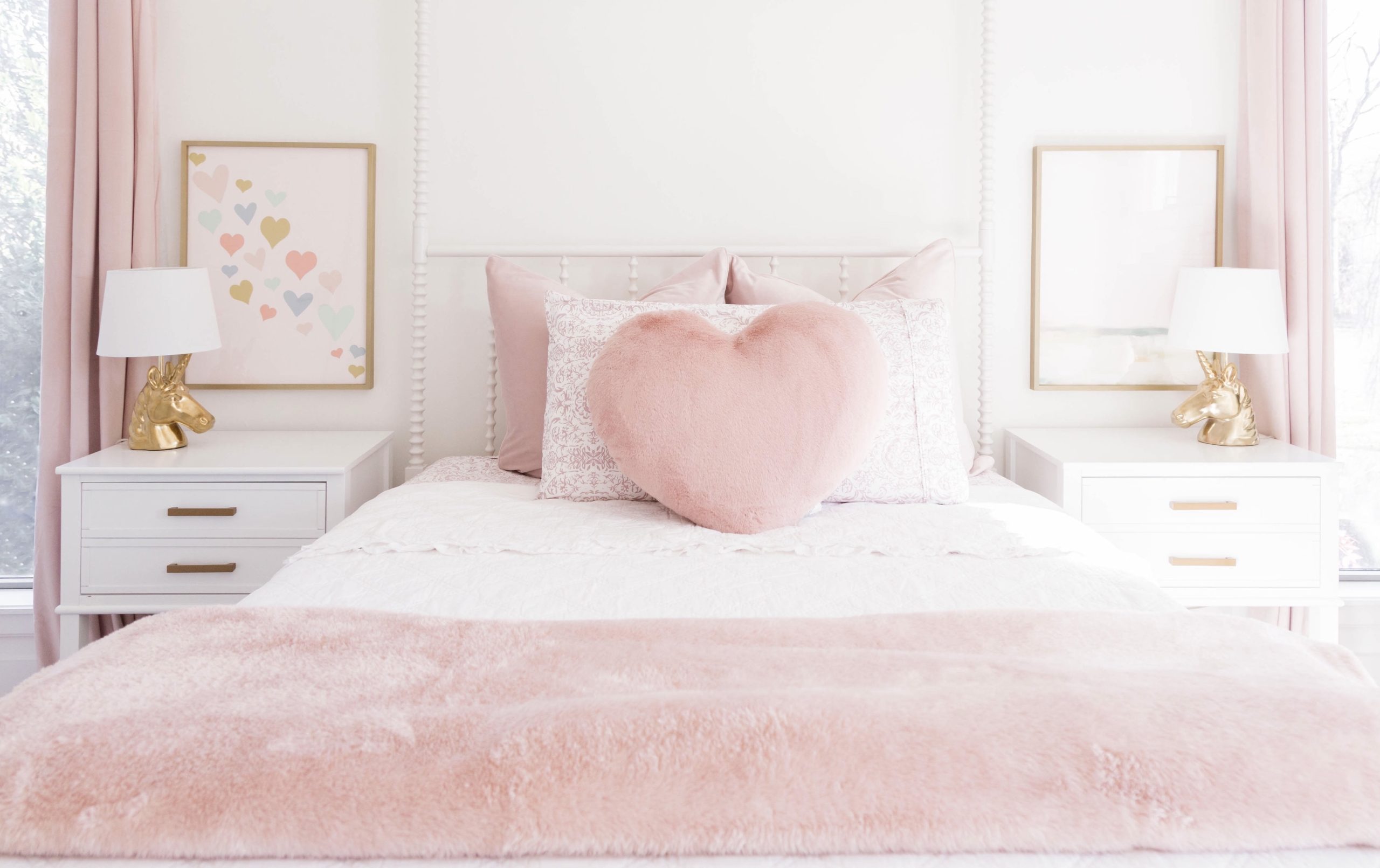 blush-purple-modern-glam-girl-bedroom-hearts