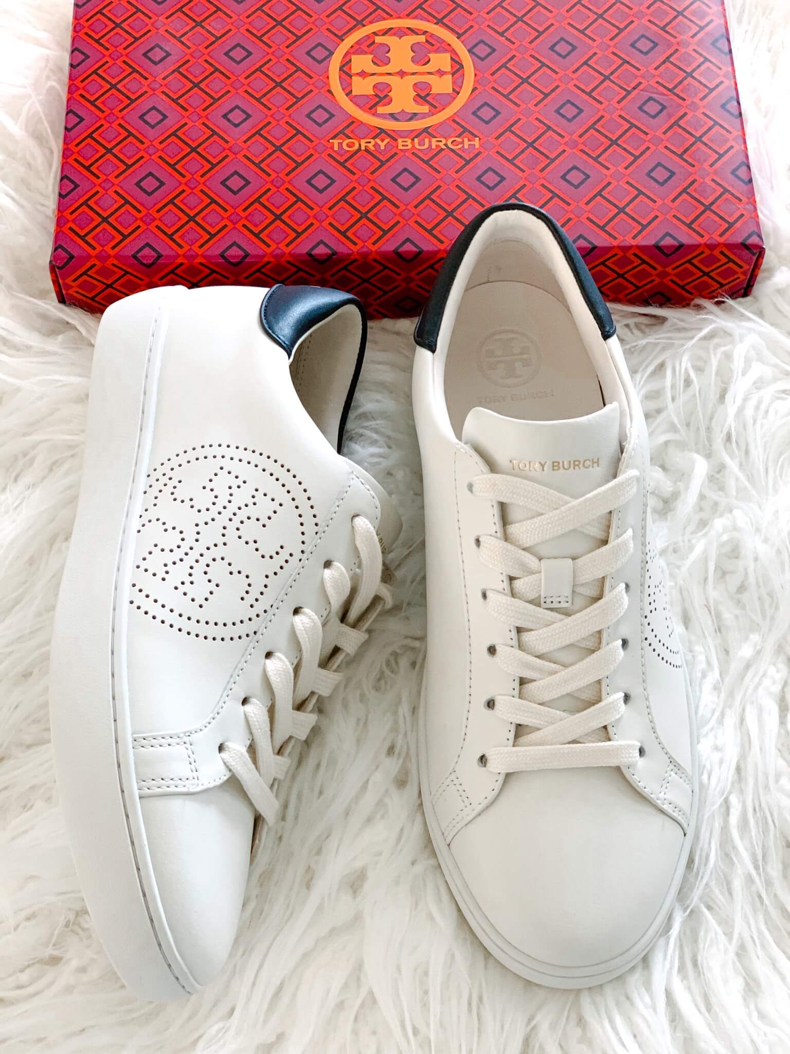 Tory Burch Leigh T-Logo Sneaker 